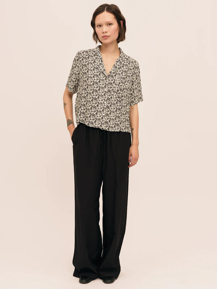 Ellen Bowler Shirt  Creme Black Print