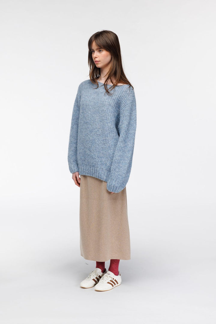 LERKE GENSER HØY HALS  Himmelblå