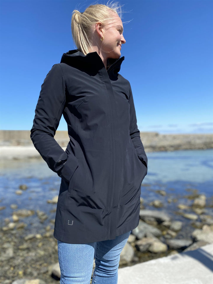 ALTHENA COAT  Black