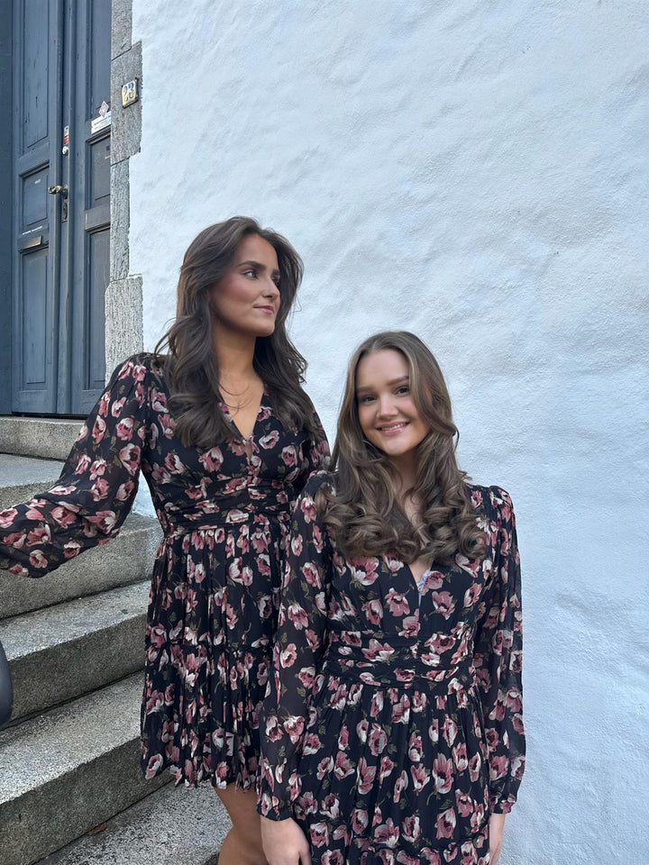 Noor Maxi Dress  Le Fleurs