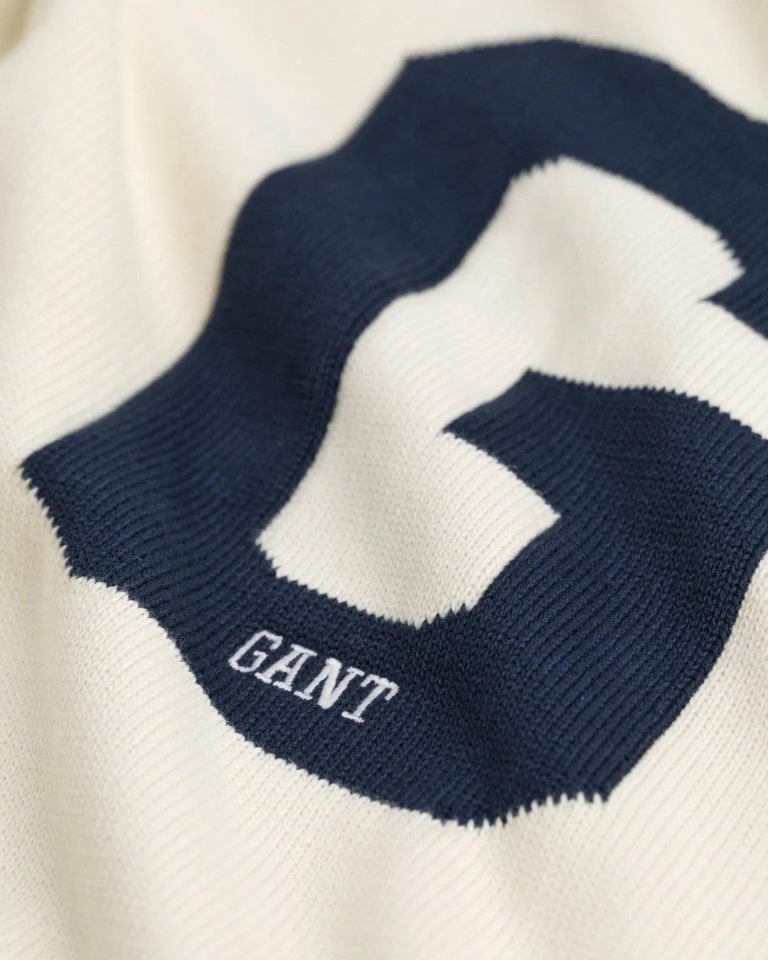 GRAPHIC RAGLAN C-NECK  Cream