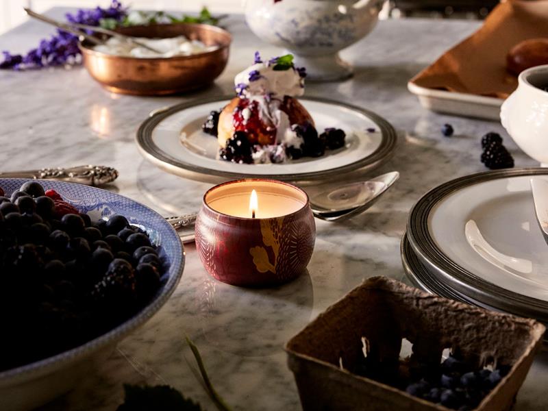 MINI TIN CANDLE 25t  Foraged Wildberry