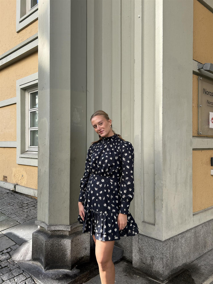 AMELIA MINI ROSES  Black