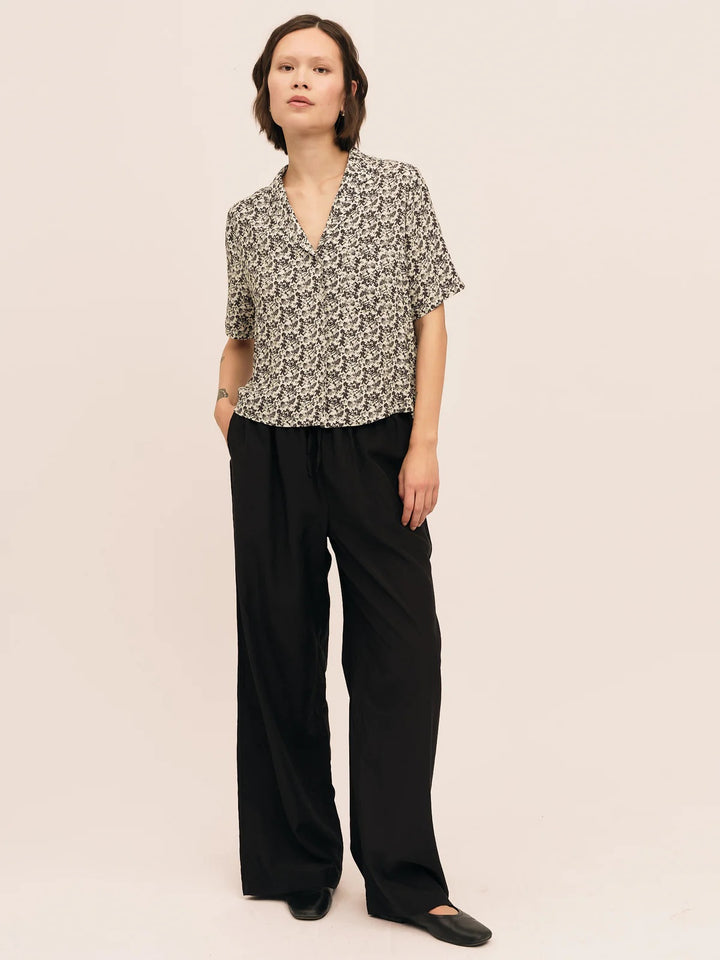 Ellen Bowler Shirt  Creme Black Print
