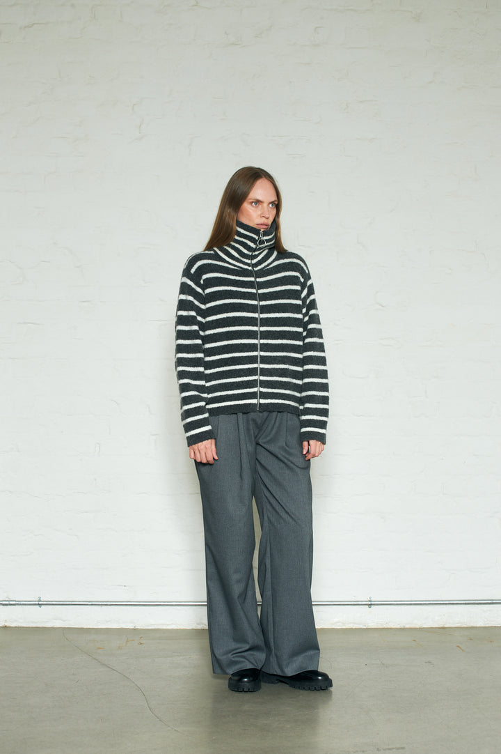 JAMES Stripe  Dk Grey/Offwhite