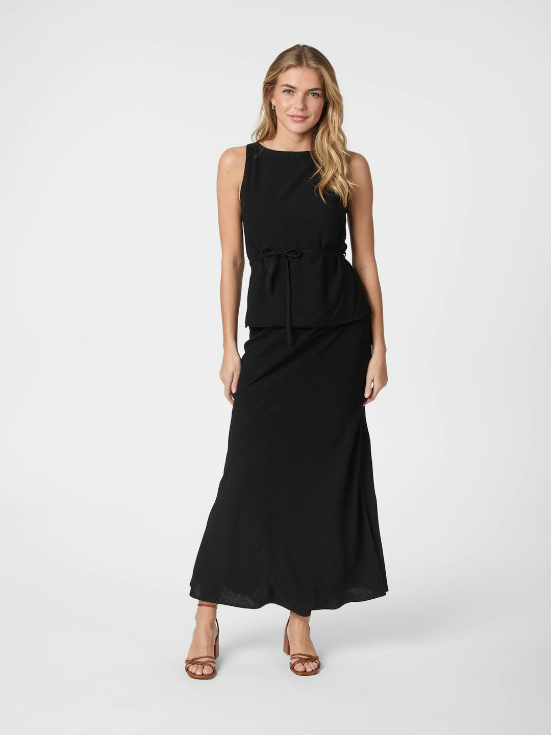 Nassa Linen Top  Black