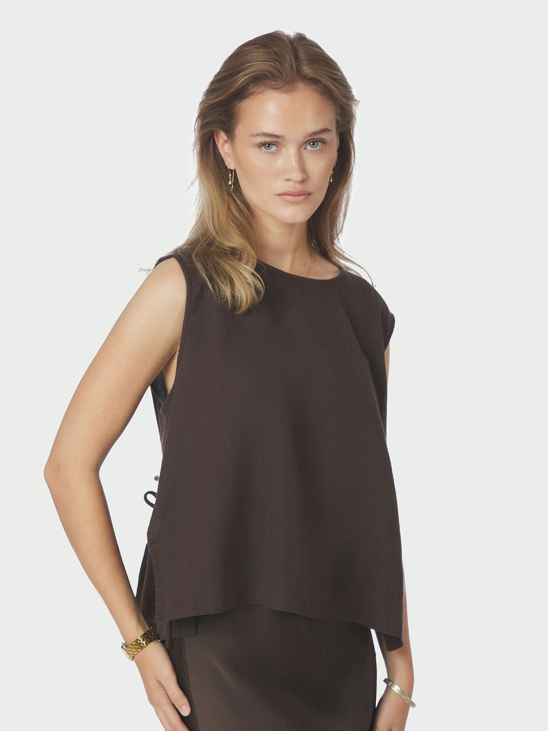 Svetlana Linen Top  Dark Brown