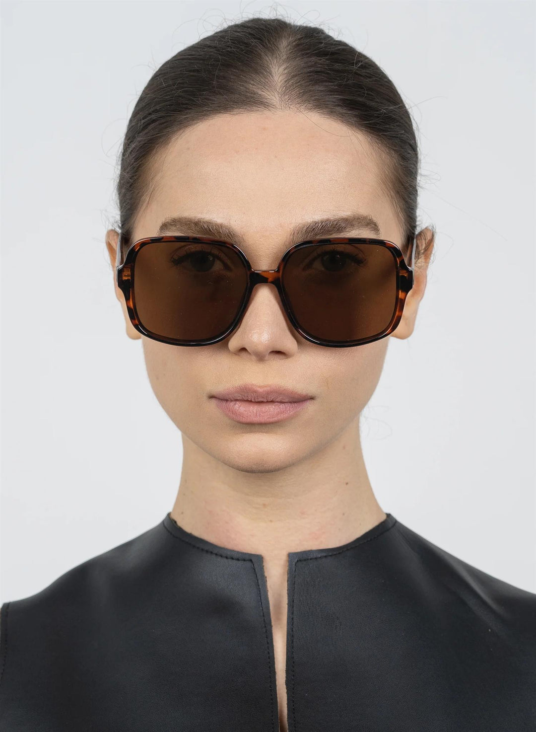 ANNIE  Tort/Brown