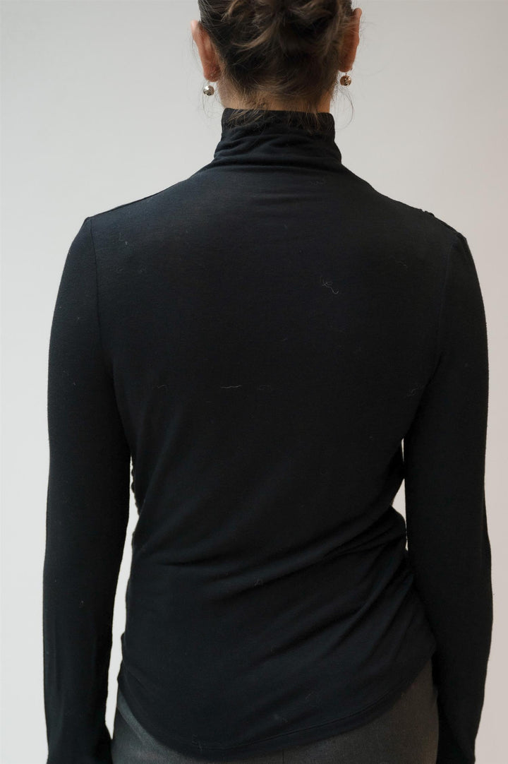 Alcor  Black