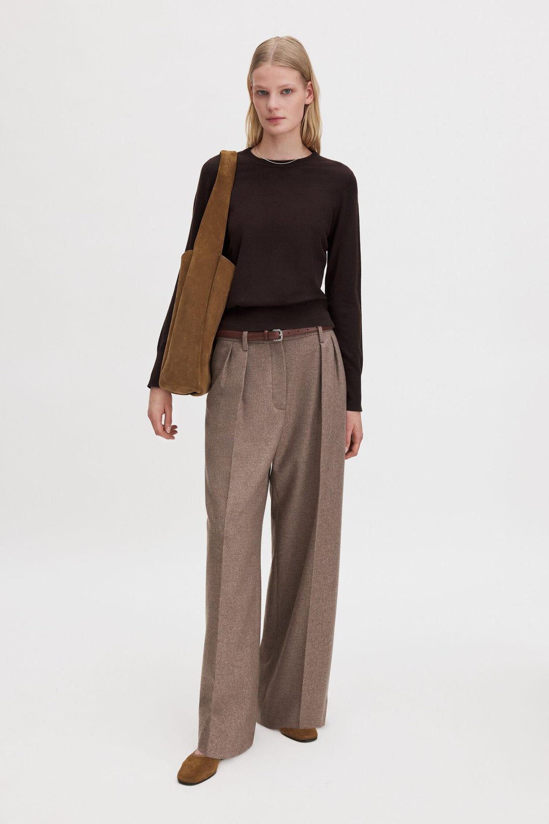 merino r-neck sweater  Dark Chocolate
