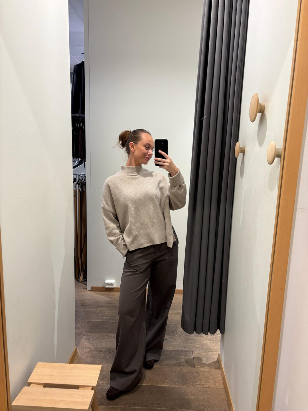 Mandy  Beige
