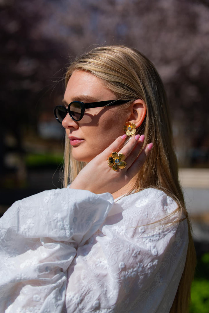MINI ANEMONE PEARL EARRINGS GOLD  Crystal