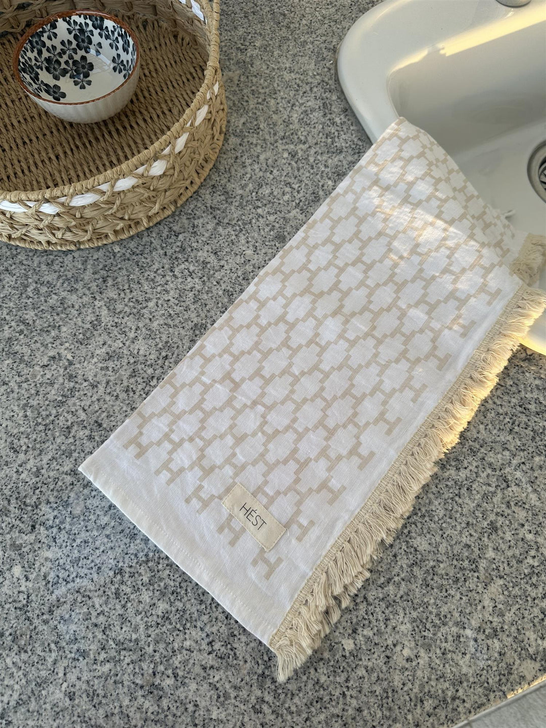 LINEN TOWEL  White Alyssum