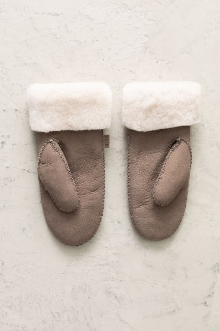 Nia Mittens  Dark Taupe Suede