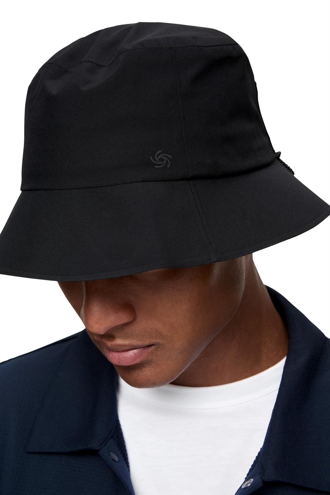 ØYA  Black