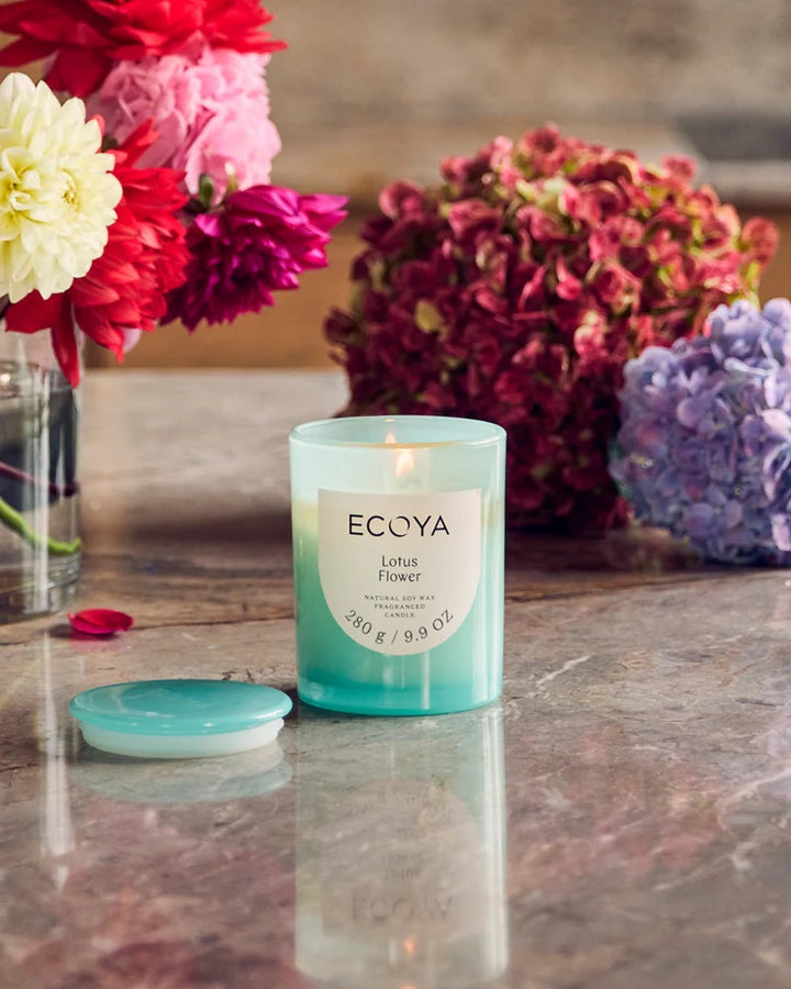Metro Candle 280 g  Lotus Flower