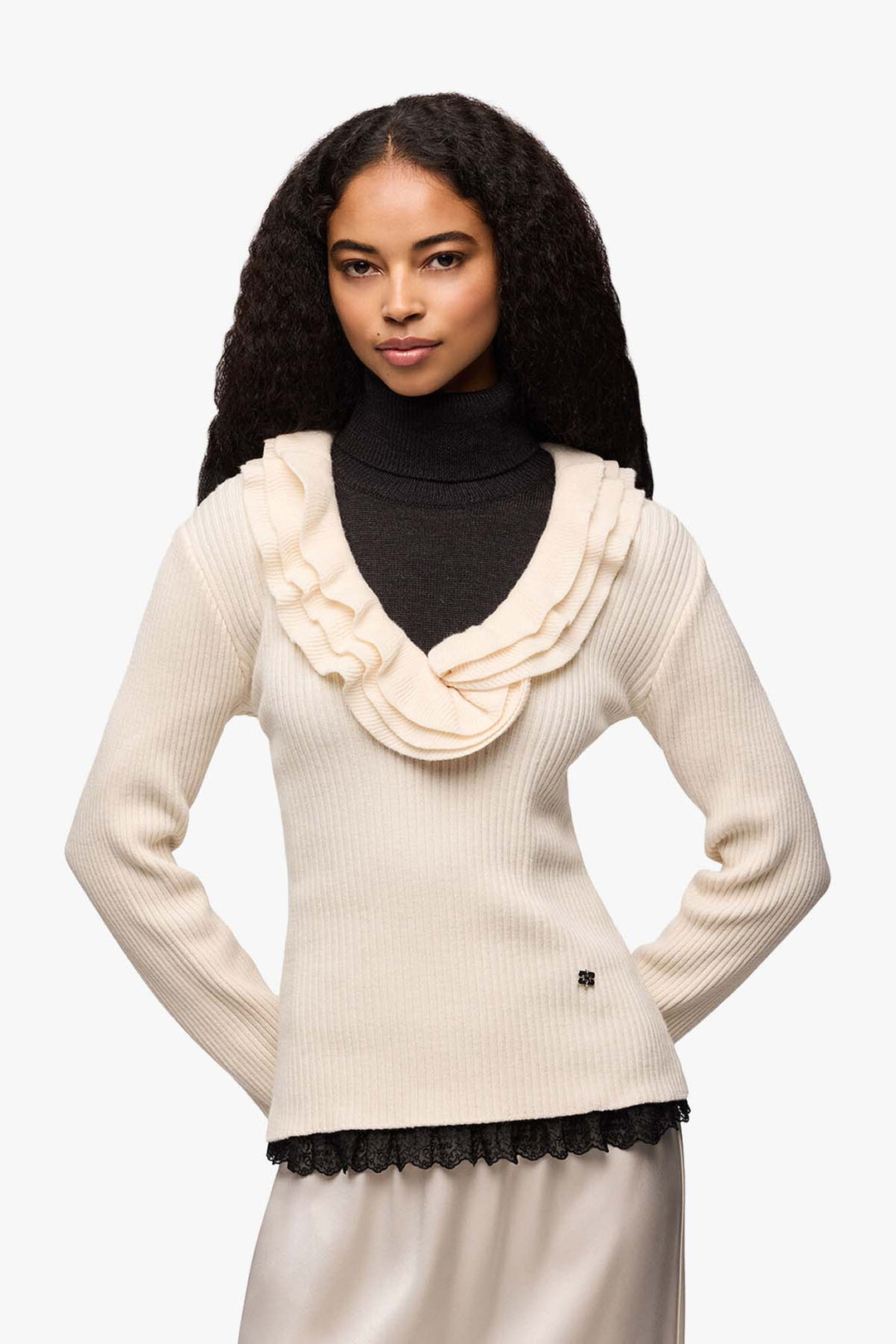 RIBBED MERINO FRILL TOP  Egret