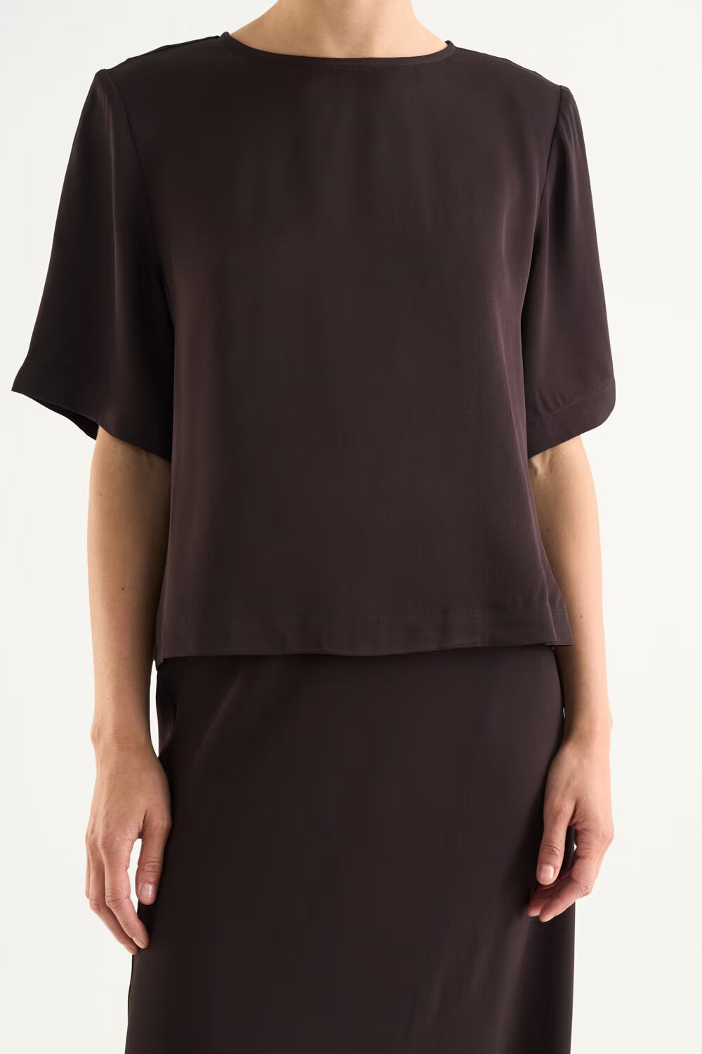 leonie satin tee  Mocha Brown