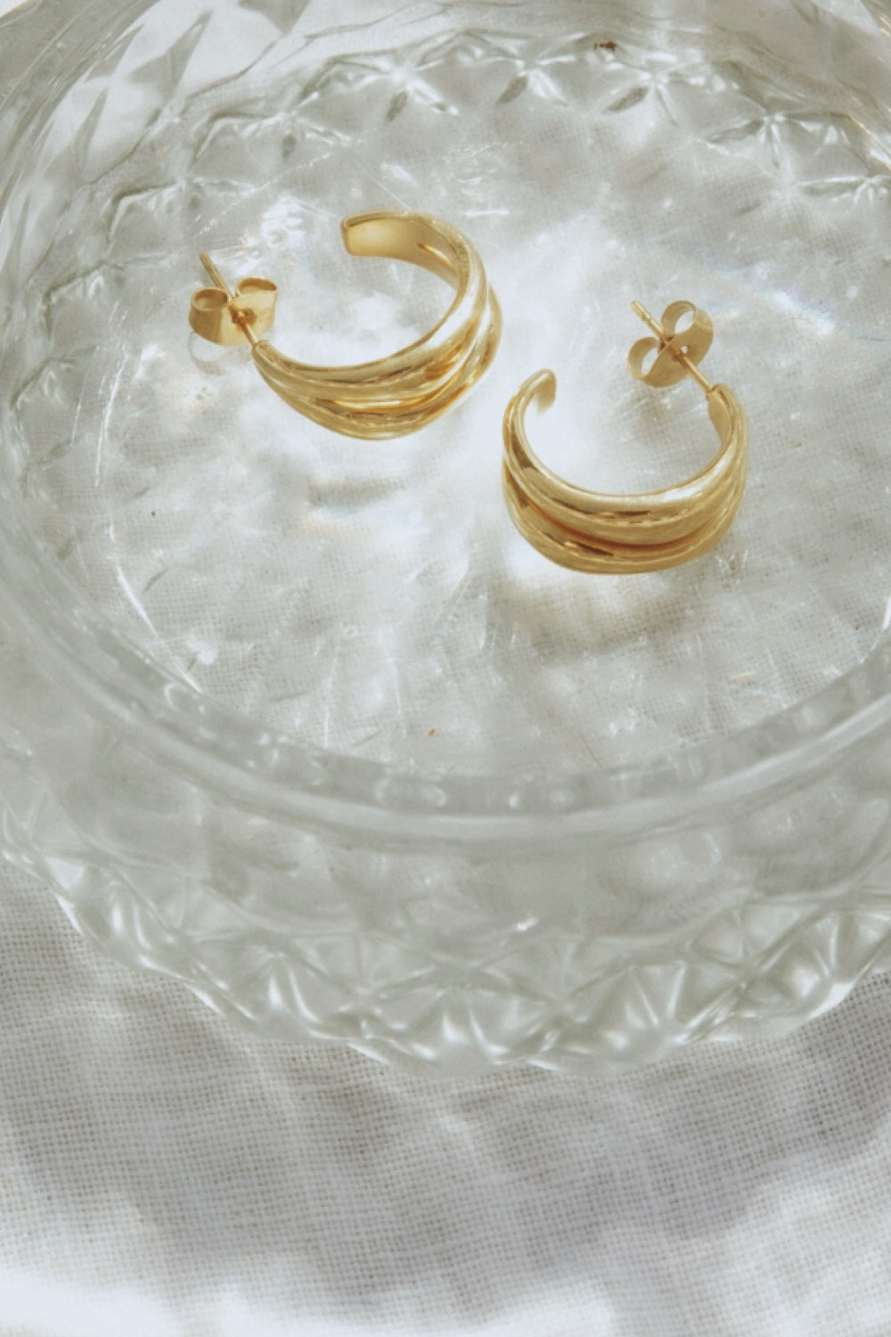 The Curved Hoops  Gold