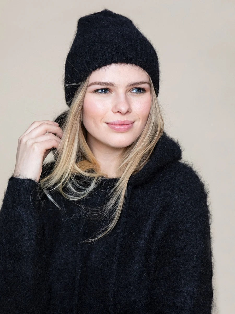 SILJE CHUNKY HAT  Black