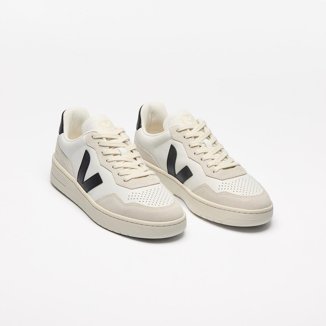 V-90  White-Black
