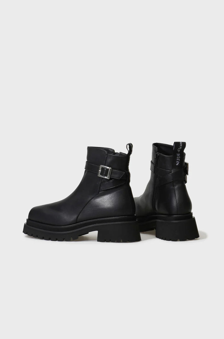 VILMA 888 in Capricorno Leather  Nero