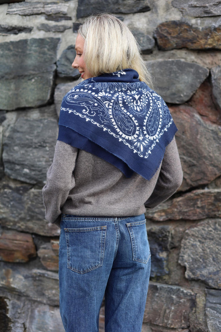 Dame skjerf paisley 110x110  Navy