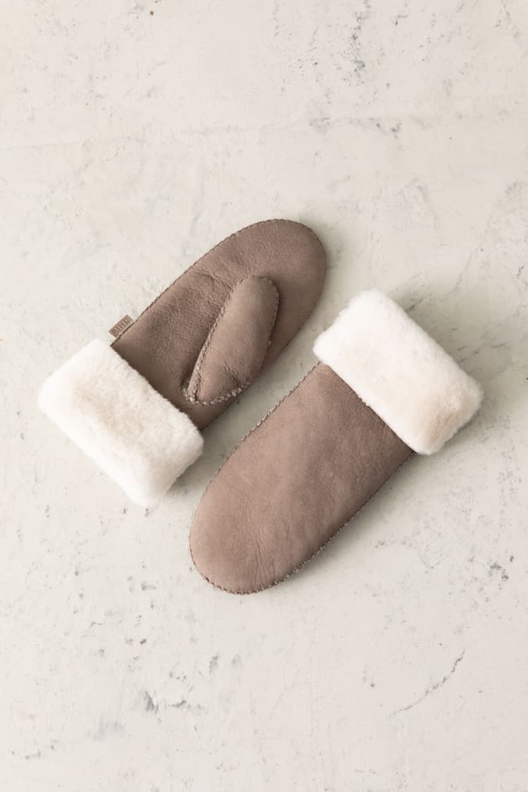 Nia Mittens  Dark Taupe Suede