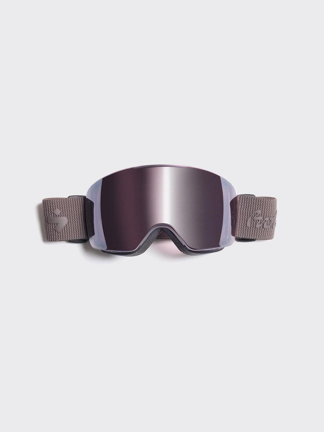 Connor X Holzweiler 25-04_ski  Dk. Brown