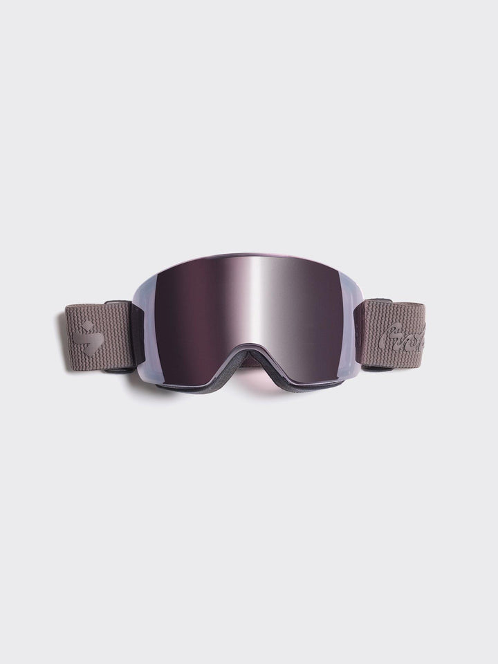 Connor X Holzweiler 25-04_ski  Dk. Brown