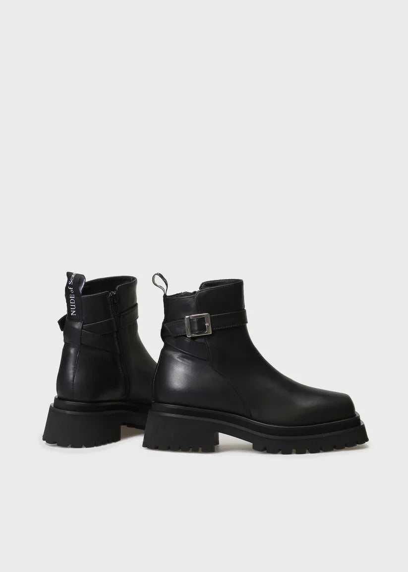 VILMA 888 in Capricorno Leather  Nero