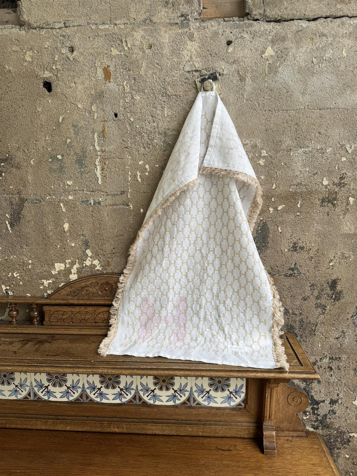 LINEN TOWEL  White Alyssum