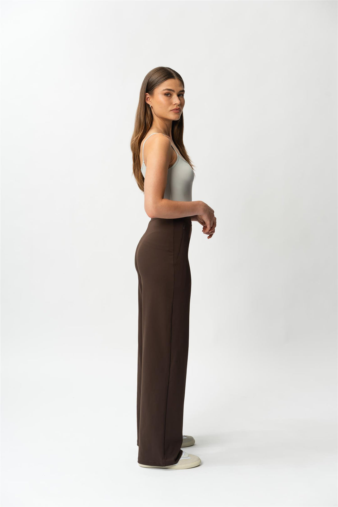ASANA RELAXED STRAIGHT PANT  Dark Brown
