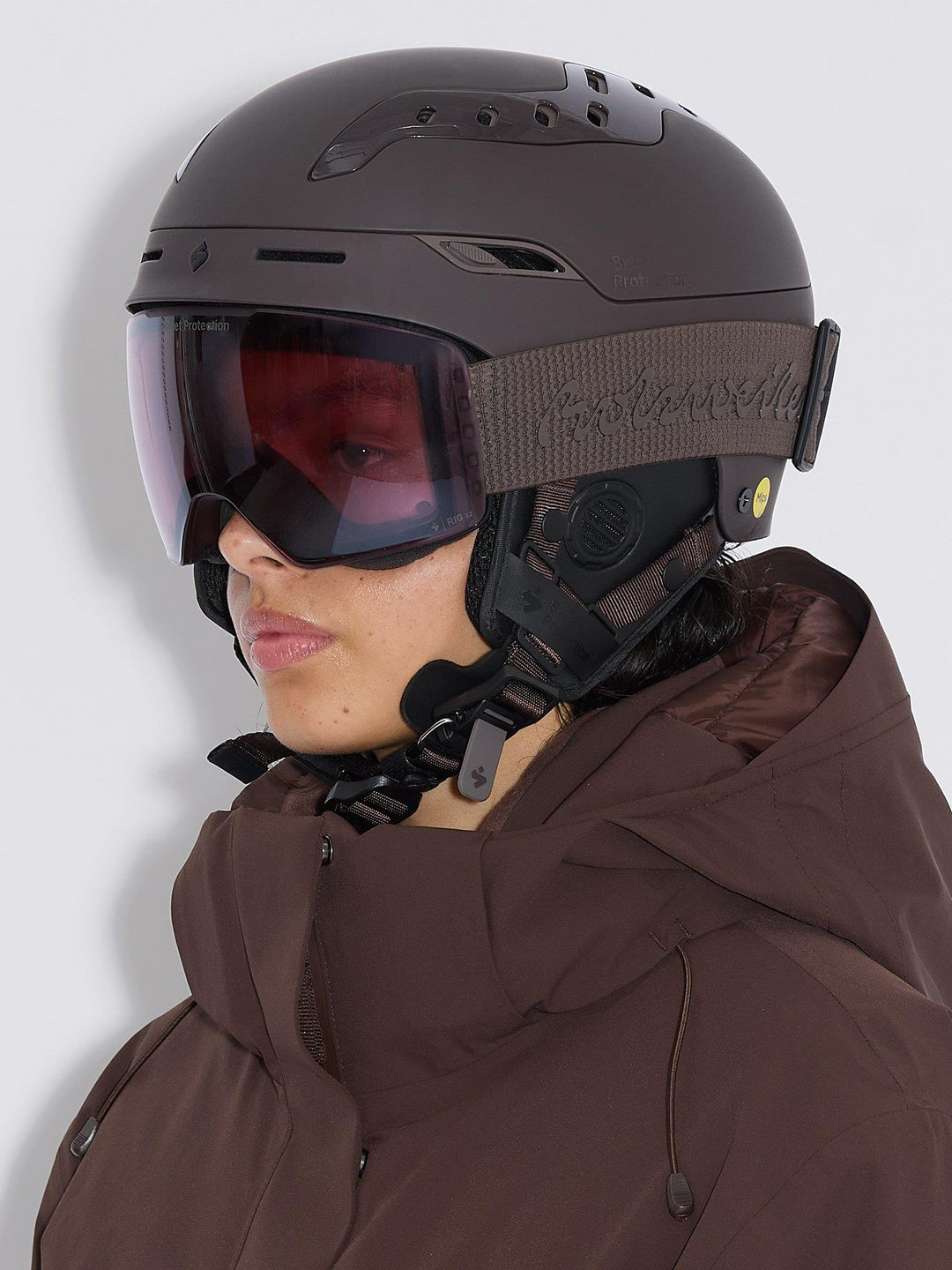 Connor X Holzweiler  Dk. Brown