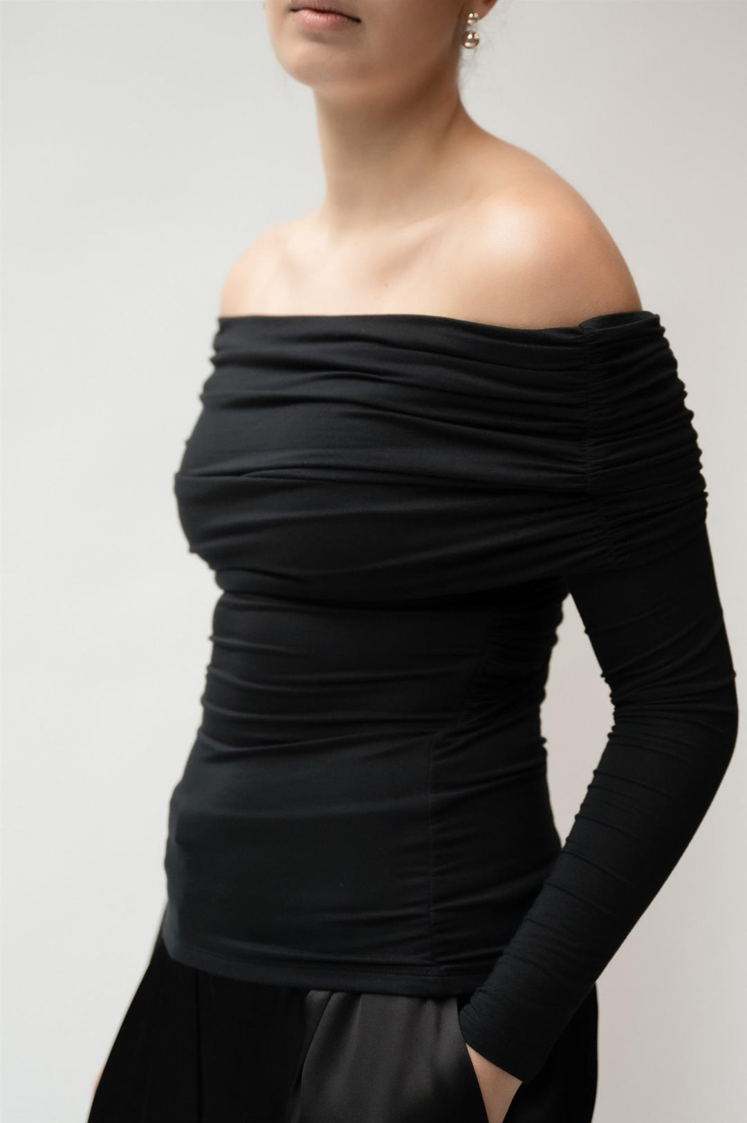 Boxus  Black