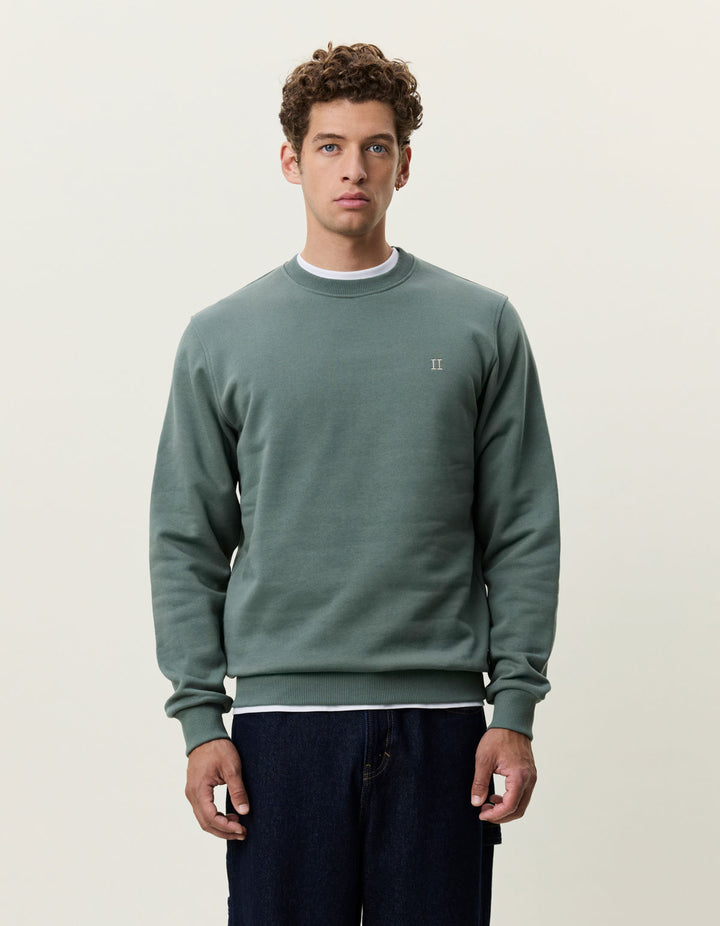 Core Seasonal Sweatshirt Laurel Wreath Green