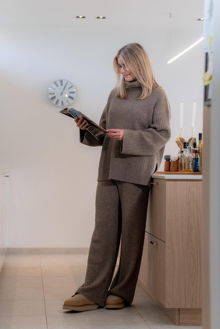 Amara Rib Trousers  Taupe