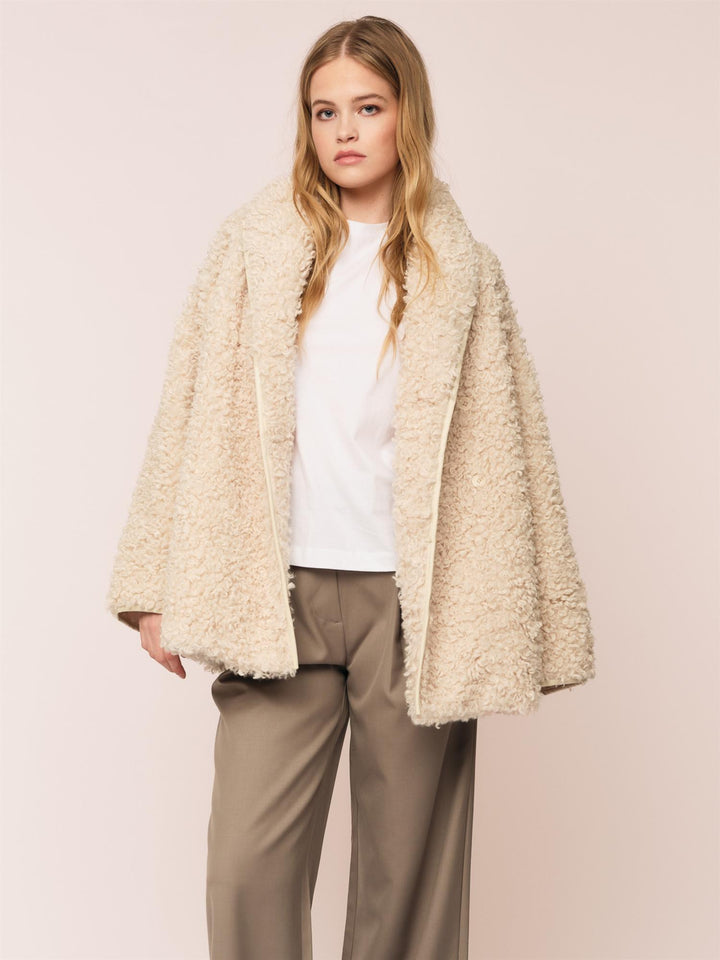 Muffe Coat  Warm Sand