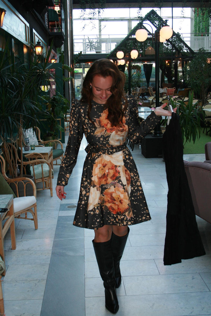 TAILORED SATIN BELT DRESS  Black Rose