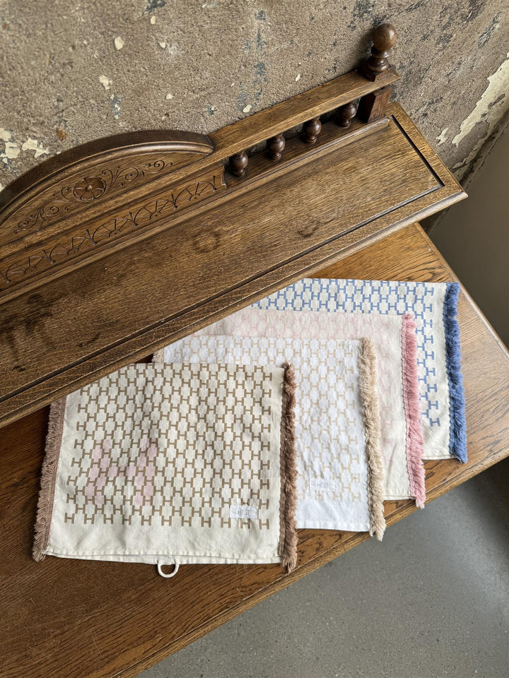 LINEN TOWEL  White Alyssum