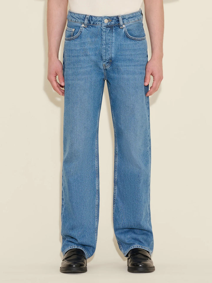 M STRAIGHT JEANS  Lt Blue