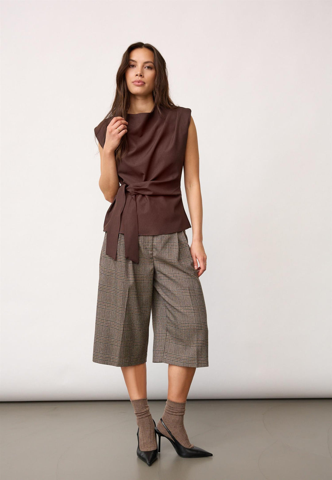 LunaCC Pleat Top  Dark Brown Melange