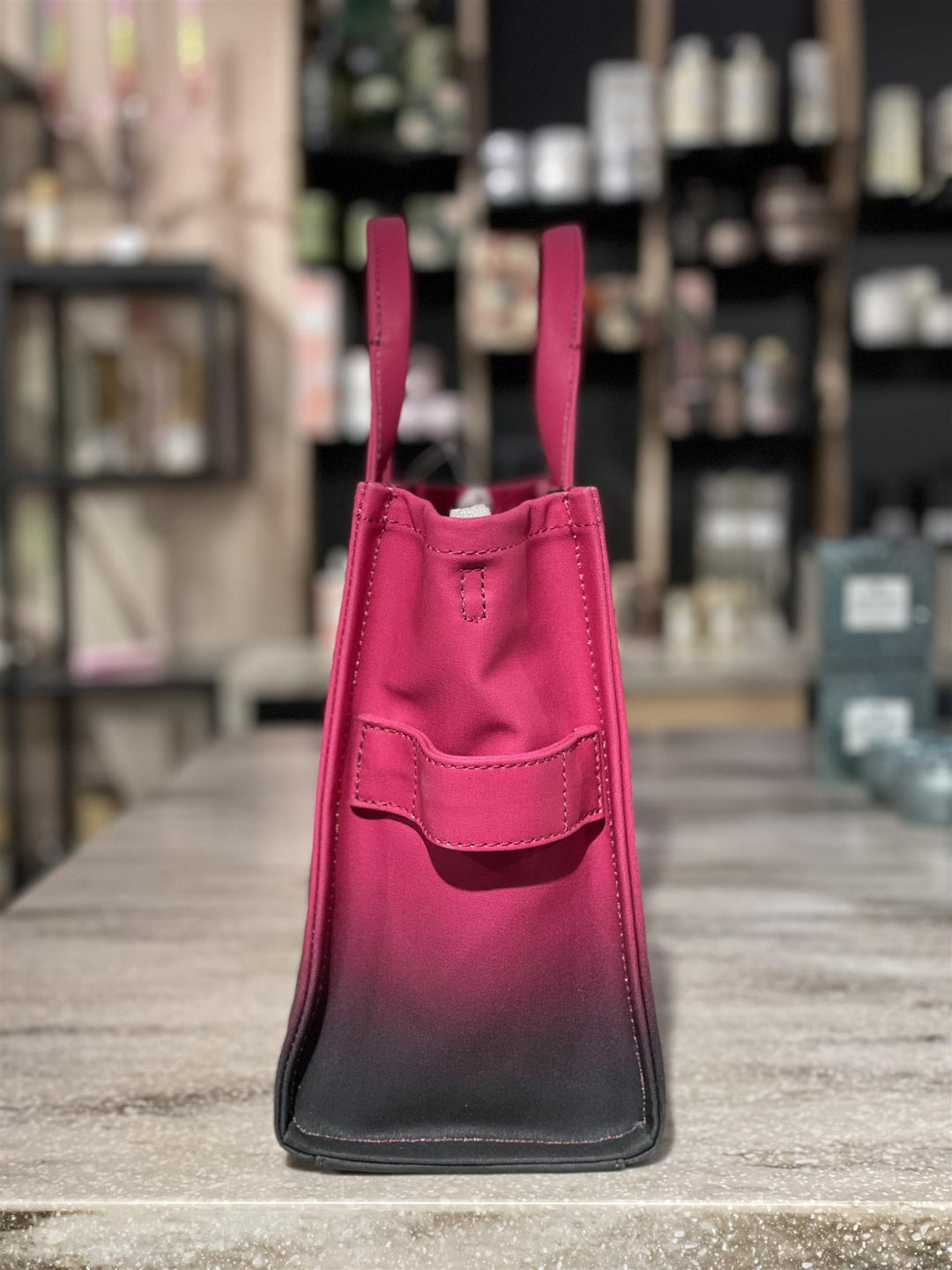 THE MEDIUM TOTE  Black/Hot Pink