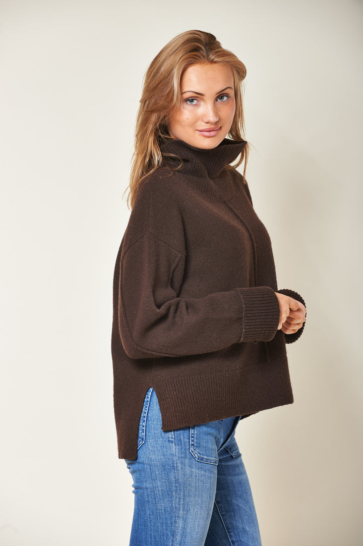 Eyre  Dk Brown