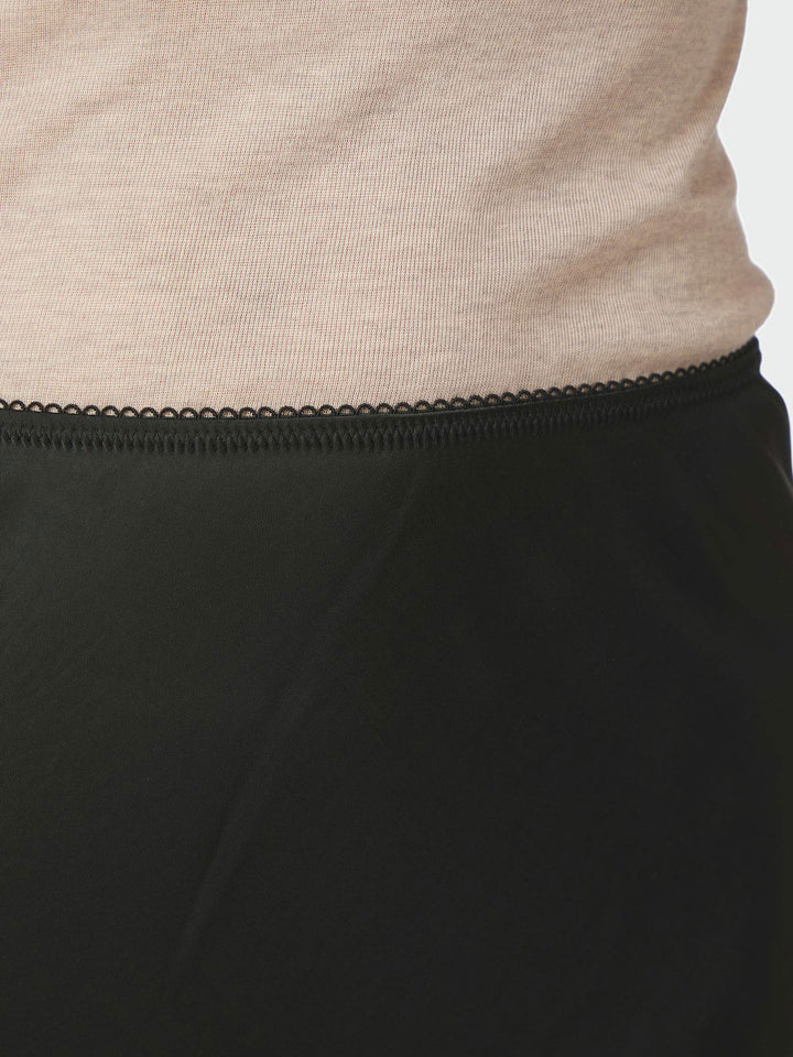 Mindie Heavy Sateen Skirt  Black