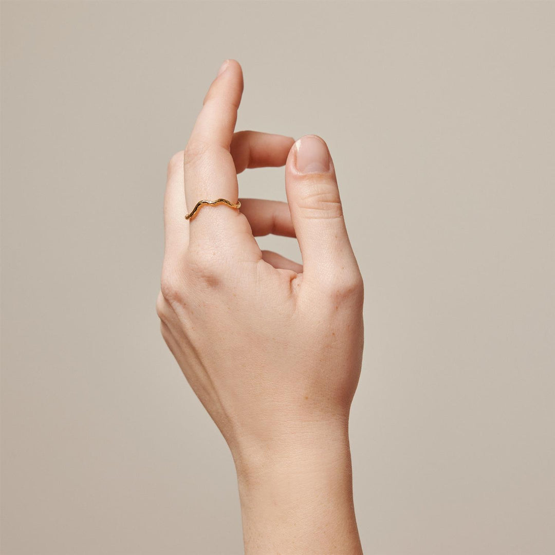 RING, SWAY  Gold