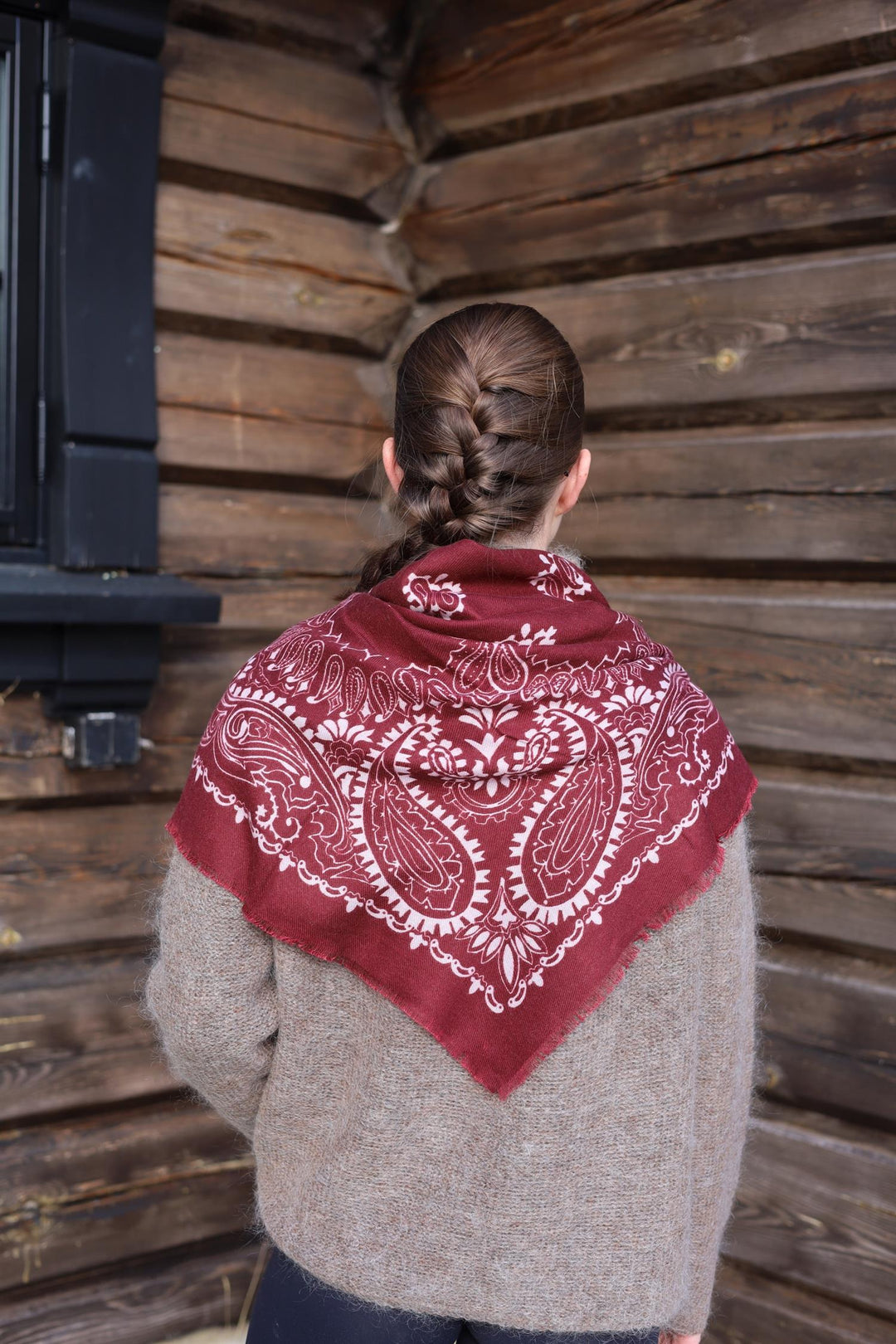 Dame skjerf paisley 110x110  Vinrød