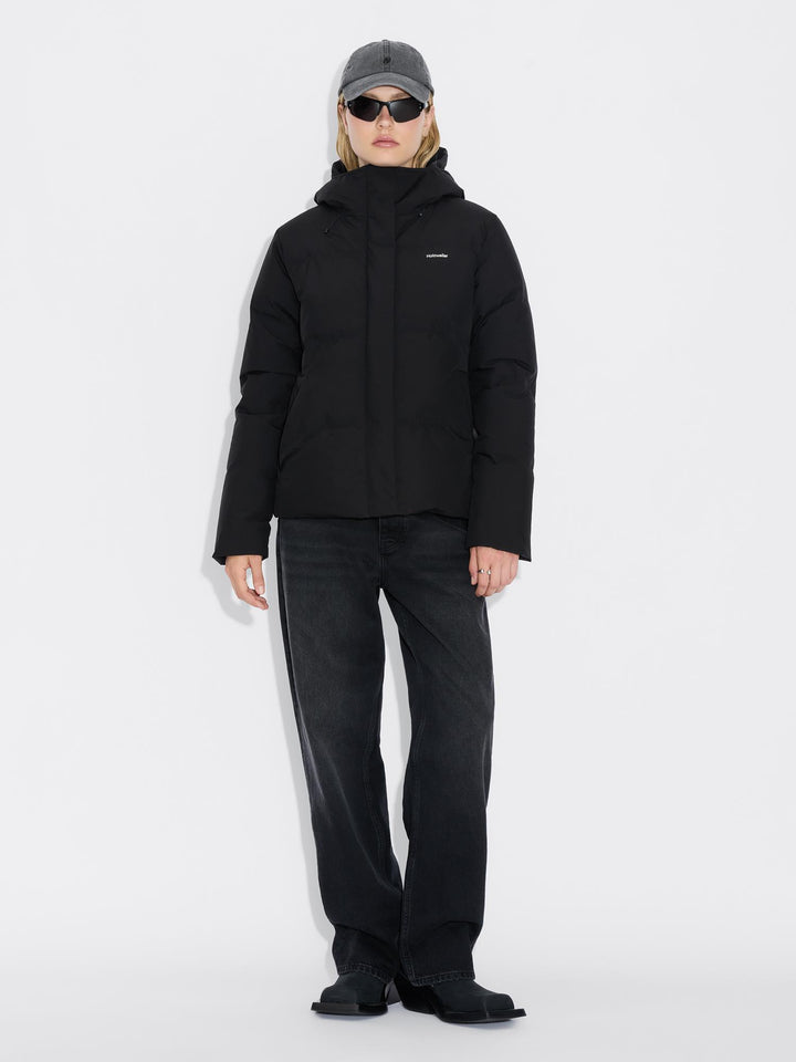 Besseggen Lt Short Jkt  Black