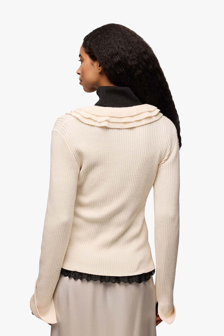 RIBBED MERINO FRILL TOP  Egret