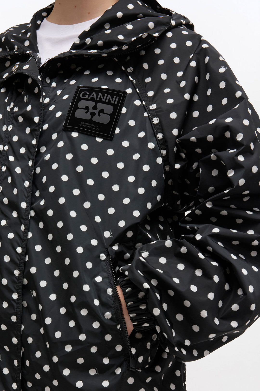 Flyweight nylon jacket printed  Black